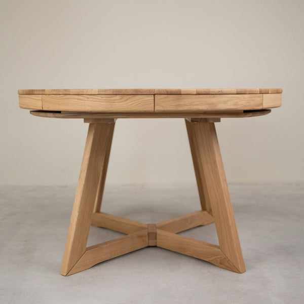 Table à manger en bois massif de chêne durable Valence