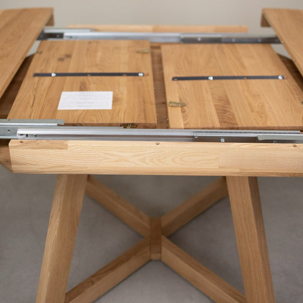 Table à manger en bois massif de chêne durable Valence