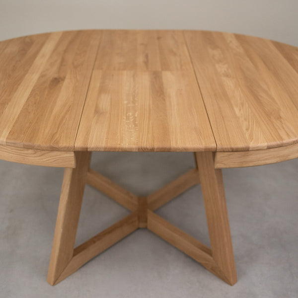 Table à manger en bois massif de chêne durable Valence