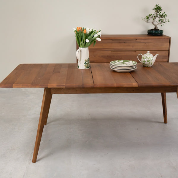 Table à manger extensible en noyer massif