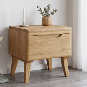 Table de chevet en bois massif de chêne Milan - NordicStory
