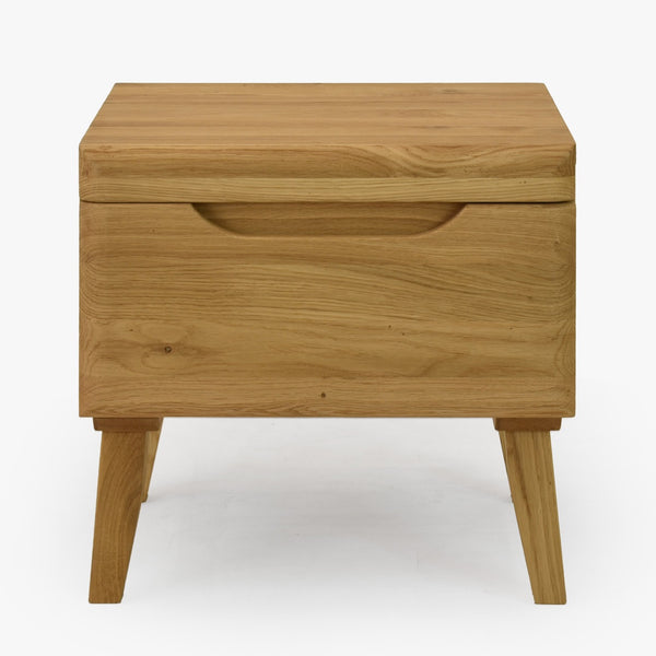 Table de chevet en bois massif de chêne Milan - NordicStory