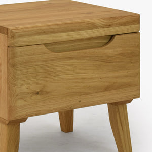 Table de chevet en bois massif de chêne Milan - NordicStory