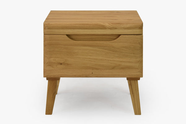 Table de chevet en bois massif de chêne Milan - NordicStory