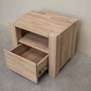 Table de chevet en bois massif de chêne Valence – NordicStory
