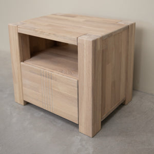 Table de chevet en bois massif de chêne Valence – NordicStory