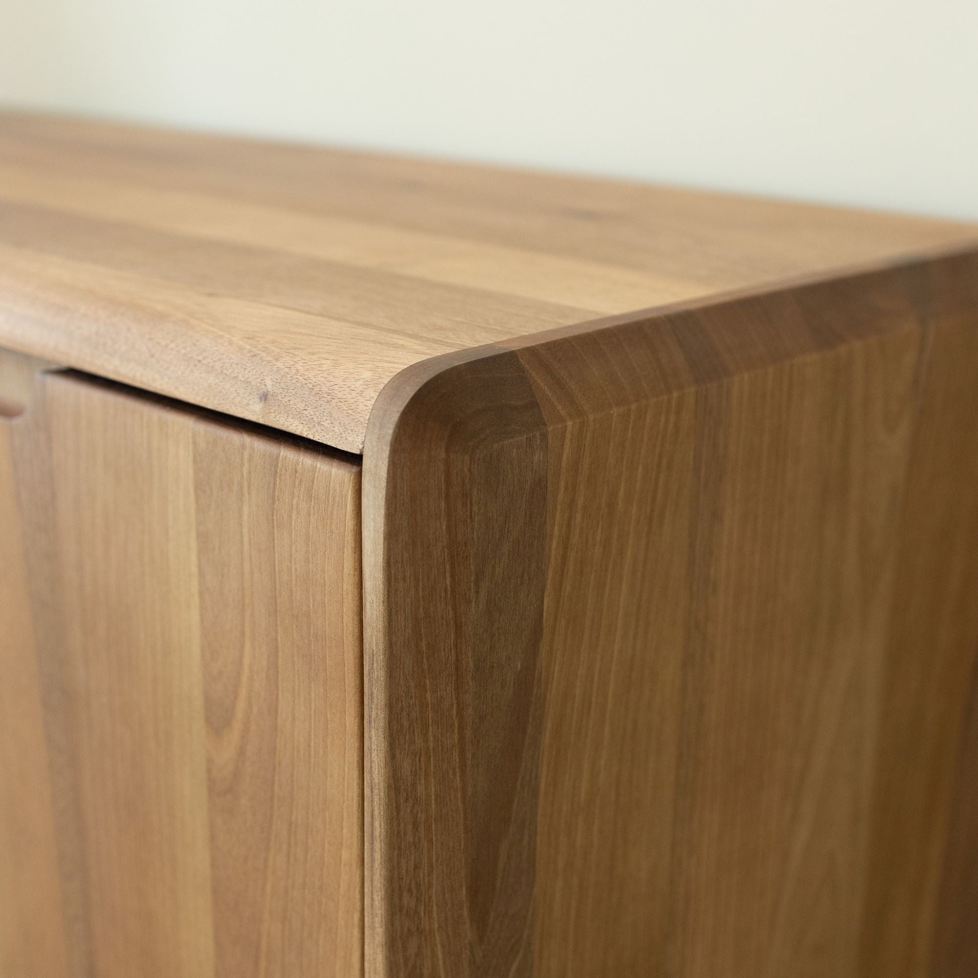 veskor-comoda-madera-maciza-roble-nogal-nordico-MK02N_1