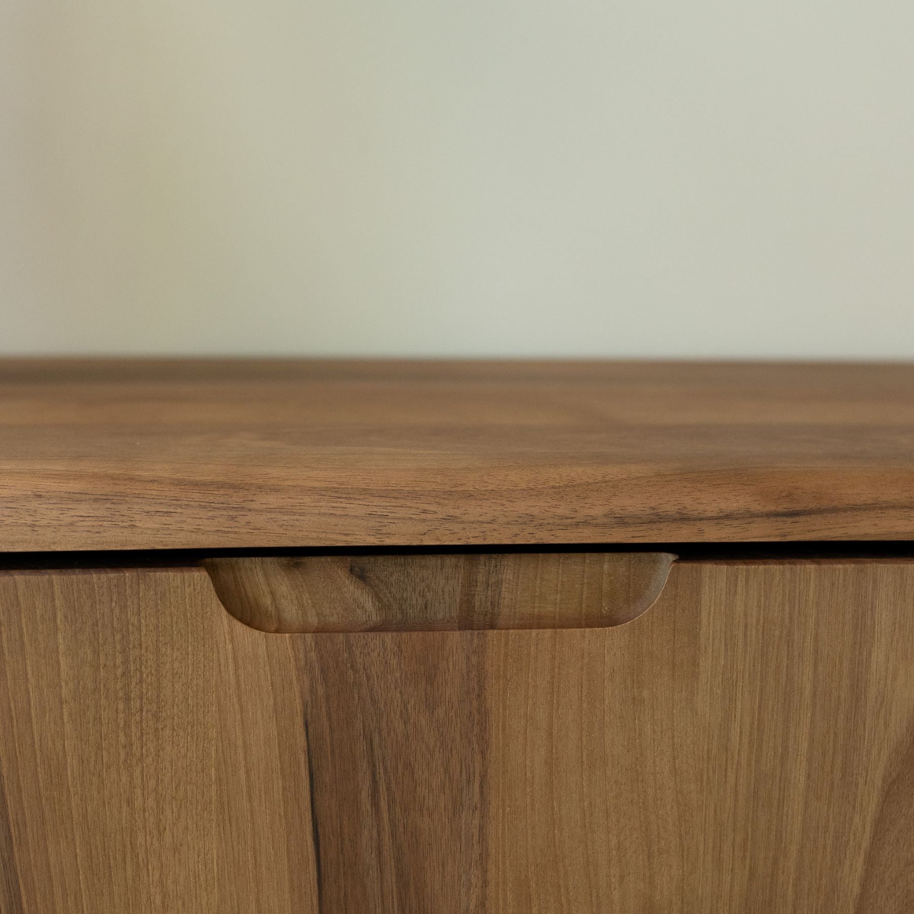 veskor-comoda-madera-maciza-roble-nogal-nordico-MK02N_1