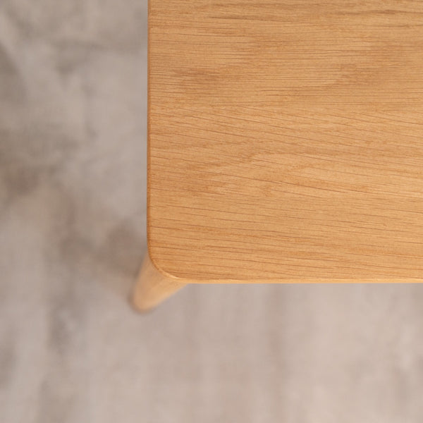 Table à manger fixe en bois massif Dita Veskor