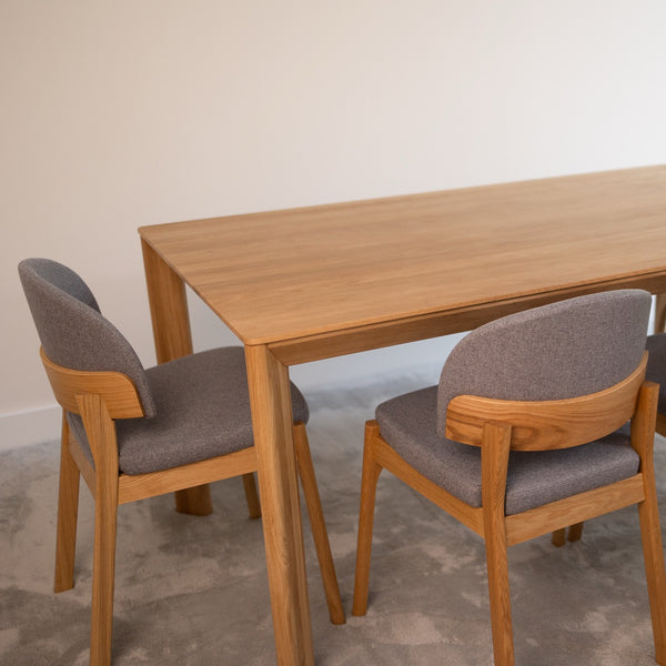 Table à manger fixe en bois massif Dita Veskor