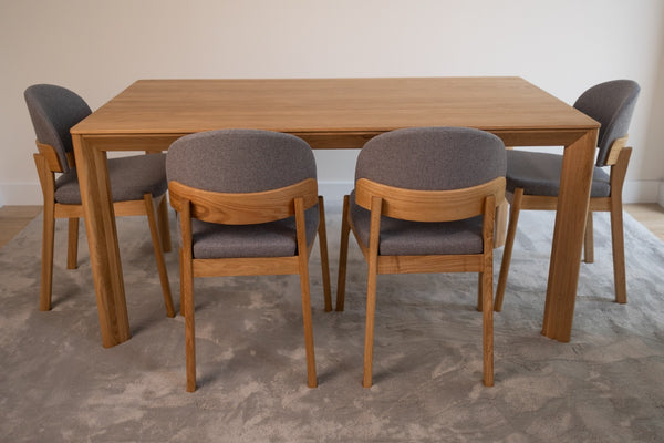 Table à manger fixe en bois massif Dita Veskor