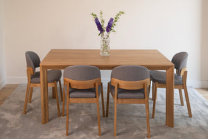 Table à manger fixe en bois massif Dita Veskor