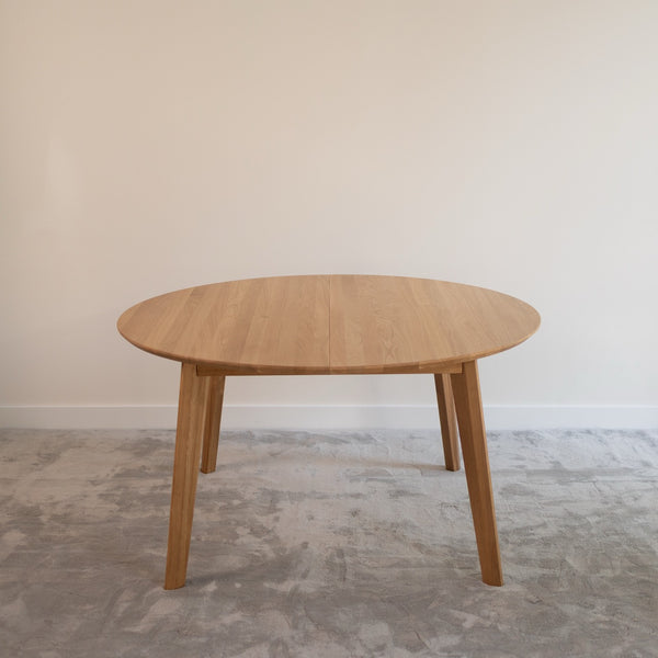 Table à manger ronde extensible en bois massif Saga Veskor