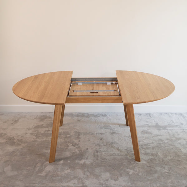 Table à manger ronde extensible en bois massif Saga Veskor