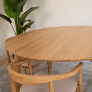 Table à manger ronde extensible en bois massif Saga Veskor