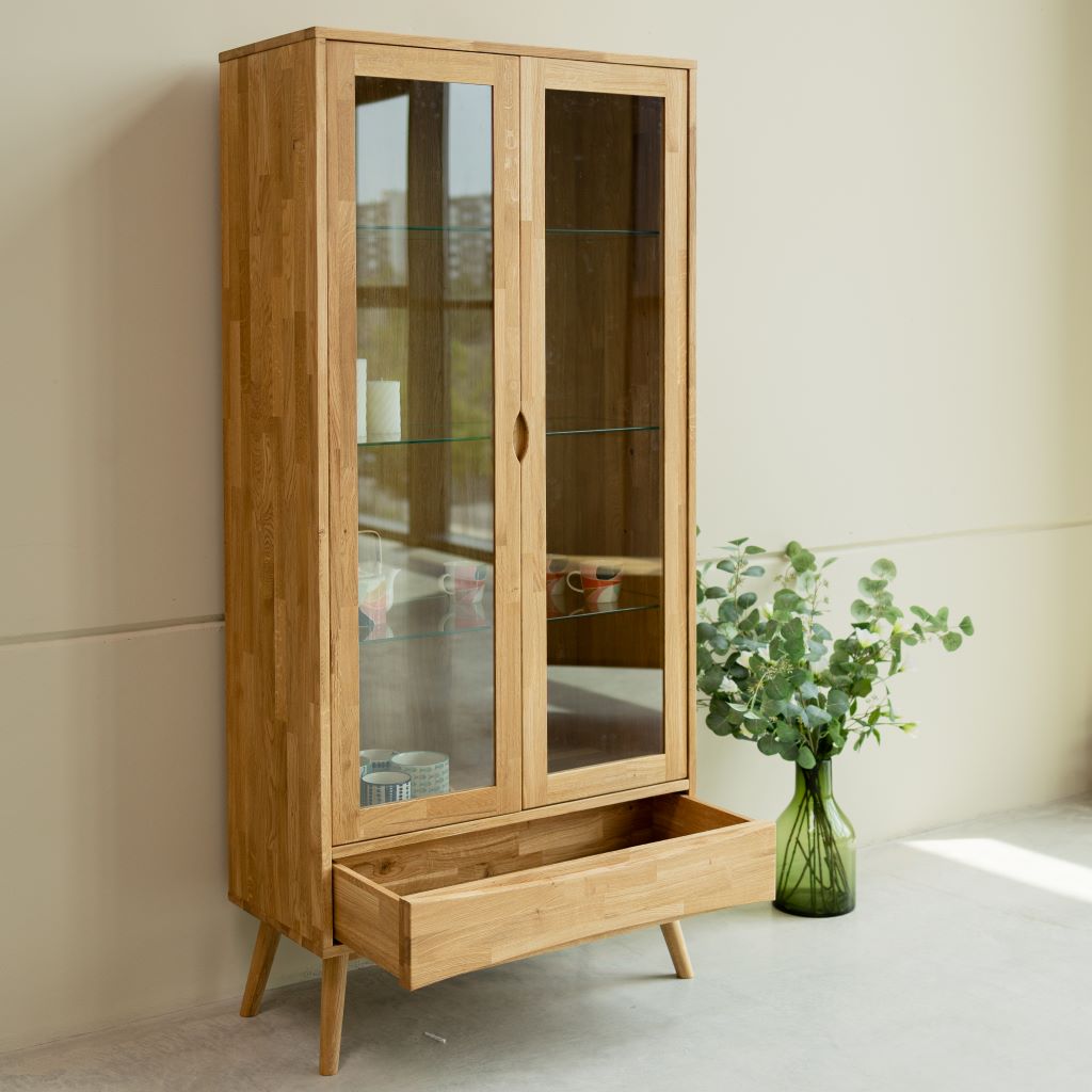 VESKOR Vitrina Malmo madera maciza roble Mueble nórdico moderno