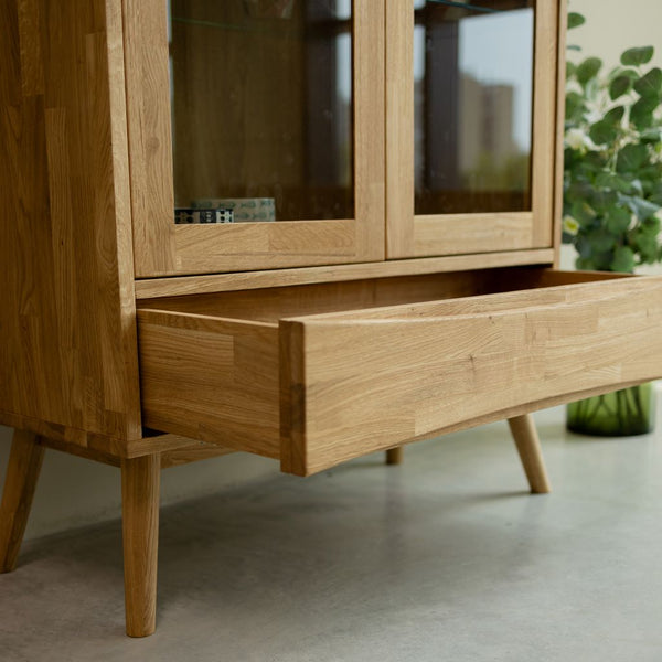 VESKOR Vitrina Malmo madera maciza roble Mueble nórdico moderno
