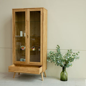 VESKOR Vitrina Malmo madera maciza roble Mueble nórdico moderno