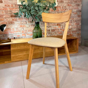Chaise de salle à manger en bois massif de chêne Diana, revêtement Beige – Lot de 2 ou 4 chaises - NordicStory