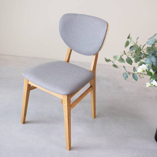 Chaise en bois massif de chêne Nova