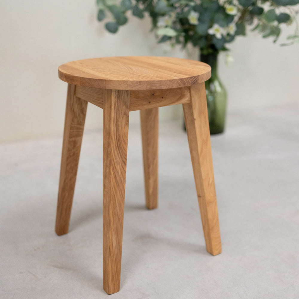 Lot de 2 ou 4 tabourets en bois massif de chêne Diana - NordicStory
