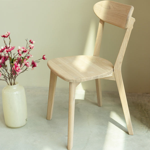 Chaise de salle à manger en bois massif de chêne Isku – Lot de 2 ou 4 chaises - NordicStory