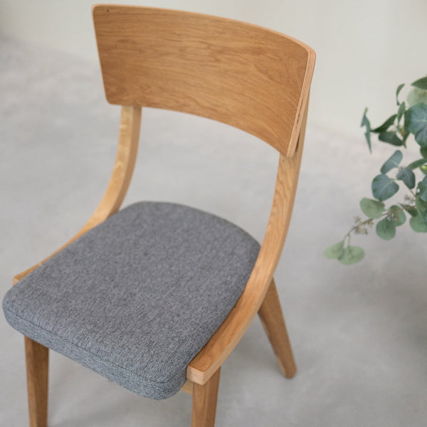 Chaise en bois massif de chêne Lucas, revêtement Gris/Beige - Lot de 2 ou 4 chaises - VESKOR