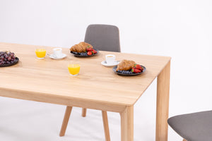 Table à manger extensible en bois massif DITA - KARPIS