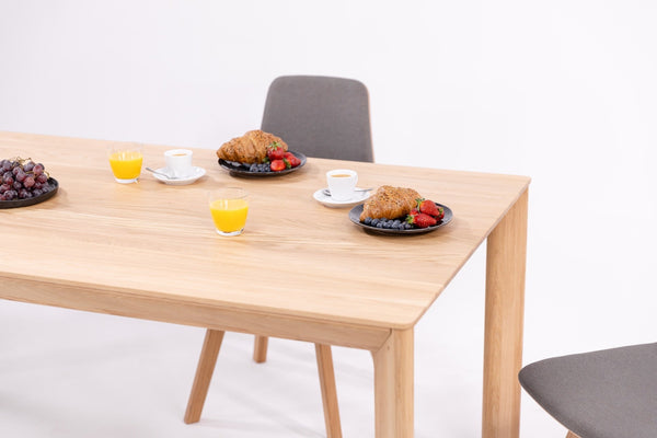 Table à manger extensible en bois massif DITA - KARPIS