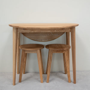 Lot de 2 ou 4 tabourets en bois massif de chêne Diana - NordicStory