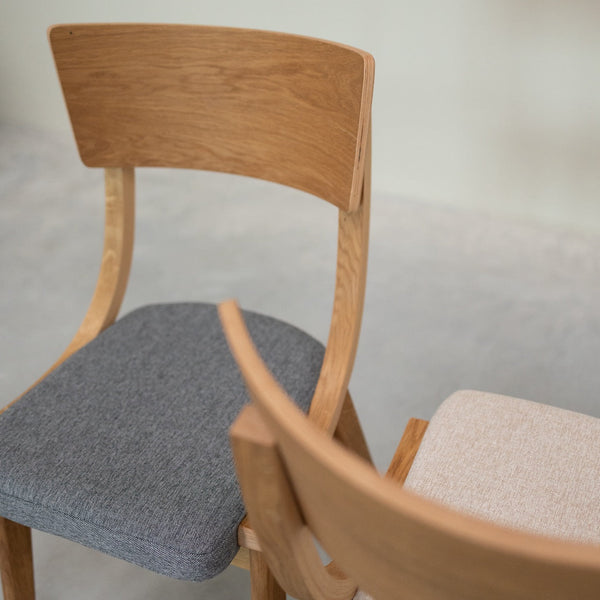 Chaise en bois massif de chêne Lucas, revêtement Gris/Beige - Lot de 2 ou 4 chaises - VESKOR