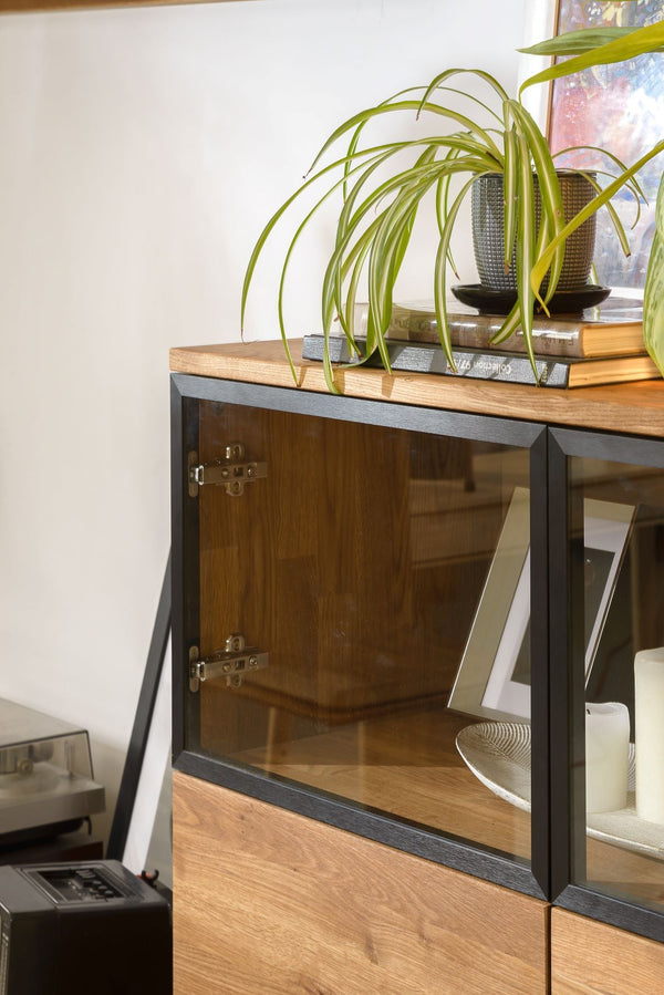 NordicStory Comoda Aparador de madera maciza roble con patas de metal negro Moritz