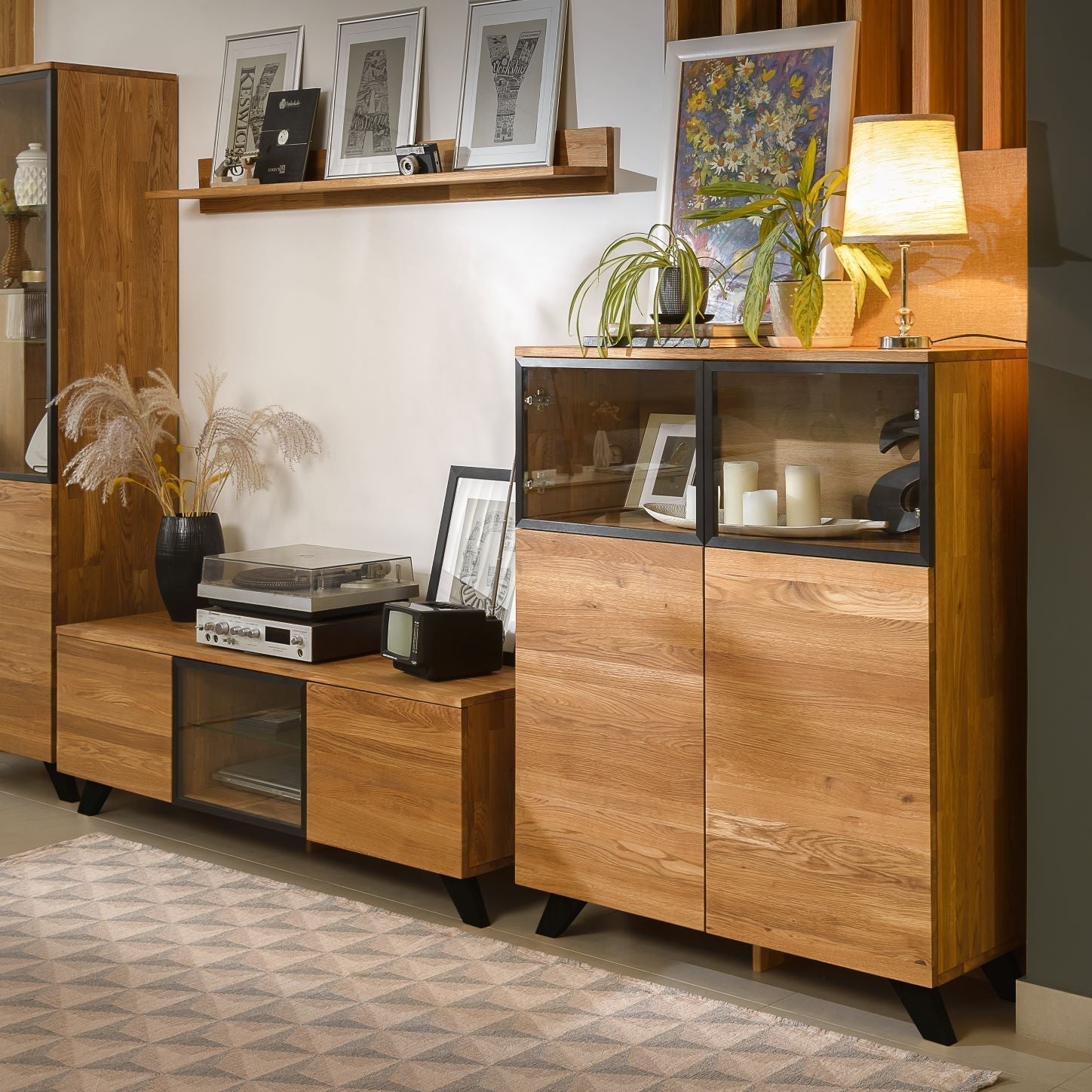 NordicStory Estane de pared de madera maciza roble diseno nordico escandinavo Moritz 