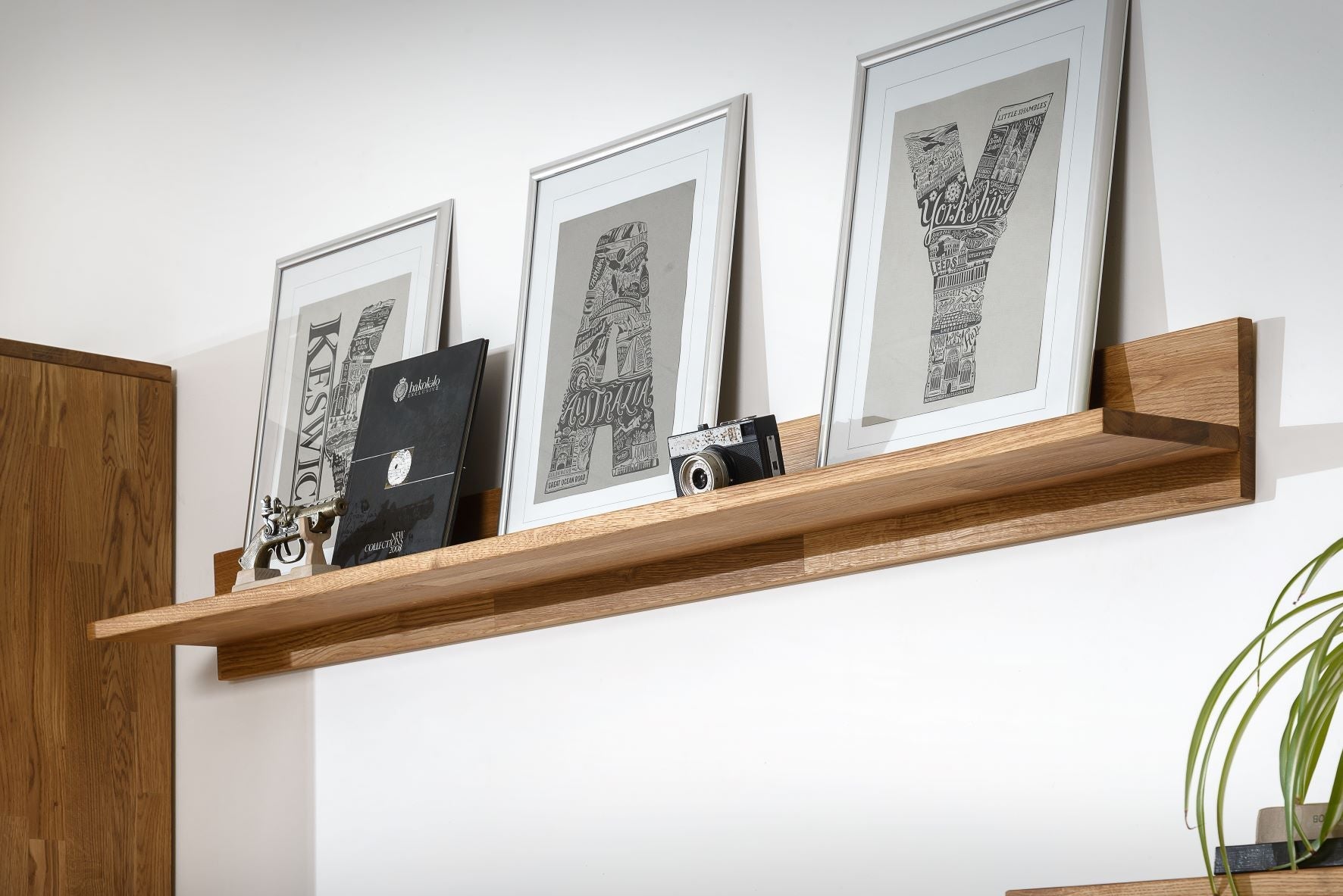 NordicStory Estane de pared de madera maciza roble diseno nordico escandinavo Moritz 