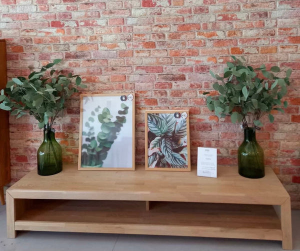 Meuble TV en bois massif de chêne Kaira – 100/140x 50 x 35 cm - NordicStory