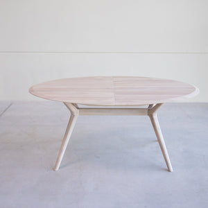 Table extensible ovale en bois massif de chêne Carmen