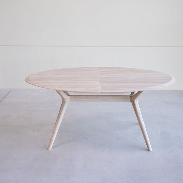 Table extensible ovale en bois massif de chêne Carmen