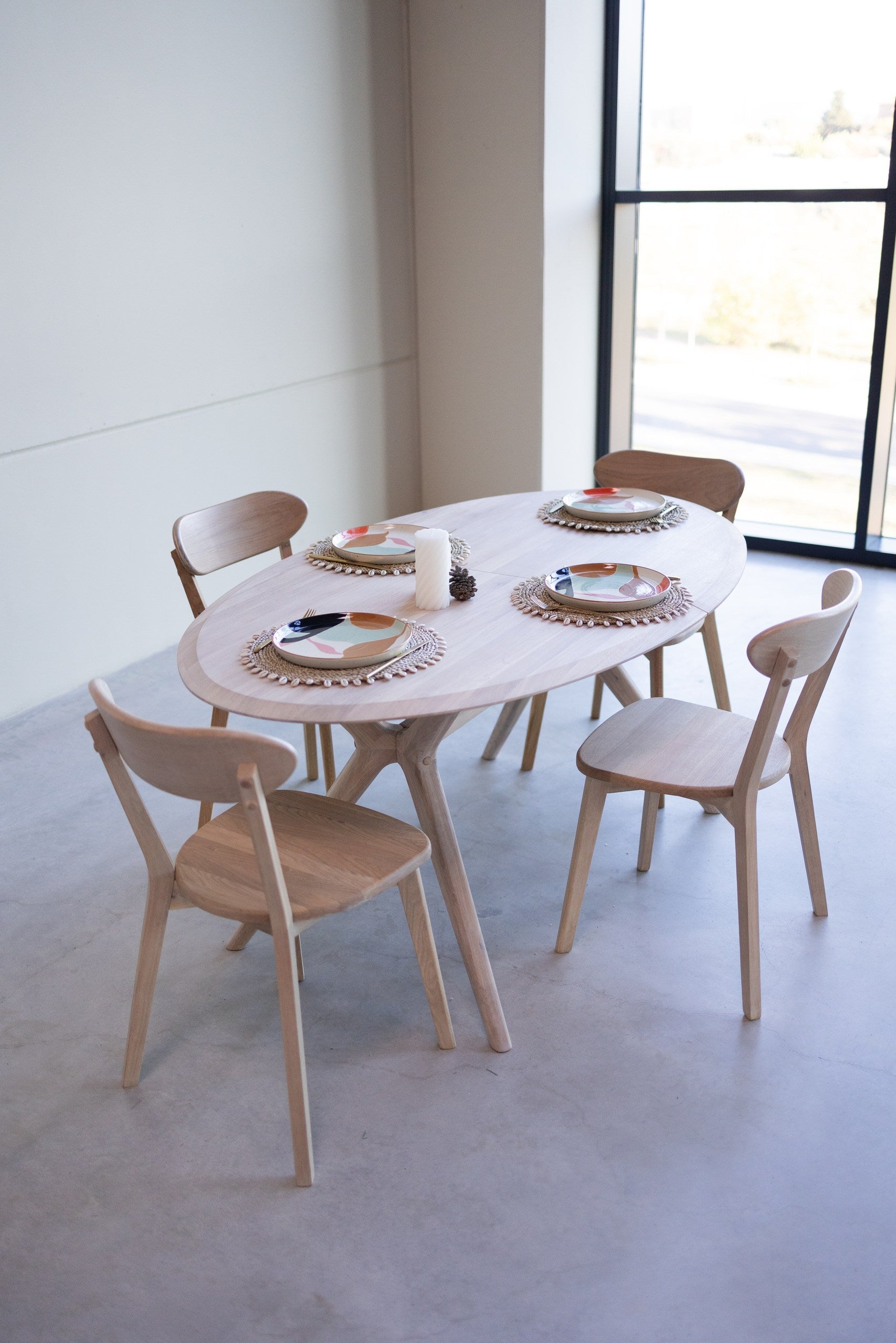 Table extensible ovale en bois massif de chêne Carmen